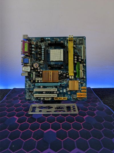 Лот: 25261794. Фото: 1. Мат. плата Gigabyte GA-MA74GM-S2H... Материнские платы