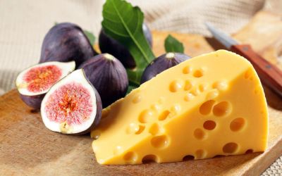 Лот: 7958176. Фото: 1. Сыр маасдам из козьего молока. Молоко и молочные продукты