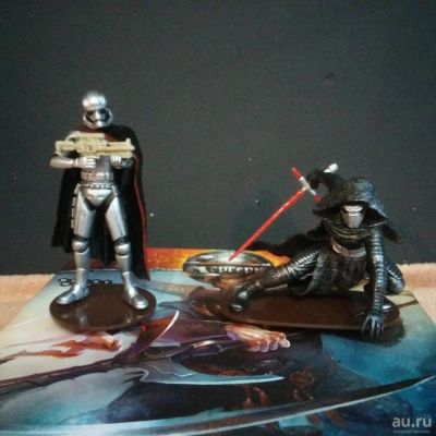 Лот: 8617672. Фото: 1. Фигурки Kylo Ren и Captain Phasma... Фигурки, статуэтки