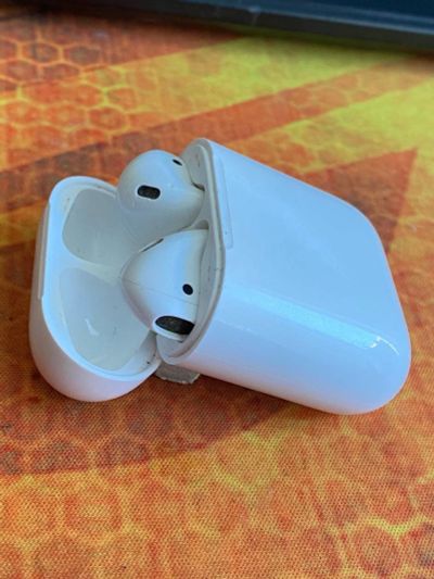 Лот: 17749634. Фото: 1. Наушники Apple Airpods 2 (Читать... Красноярск