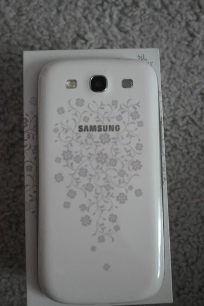 Лот: 4146897. Фото: 1. Продам Samsung Galaxy S3 La Fleur. Смартфоны