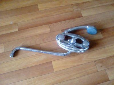 Лот: 8249375. Фото: 1. смеситель с душевой лейкой и гусаком. Смесители