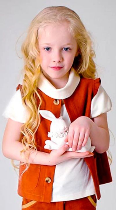 Лот: 6214705. Фото: 1. AnyKids Жилет "Мэдисон" (замша... Свитера, худи, толстовки