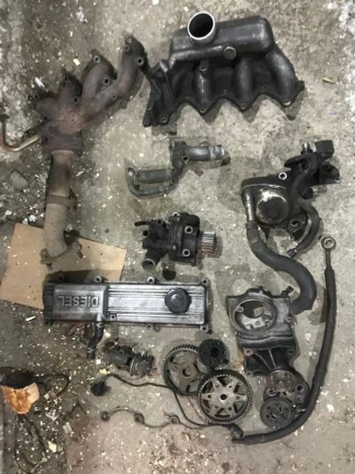 Лот: 13669781. Фото: 1. Двигатель R2 в разборе Mazda bongo... Двигатель и элементы двигателя