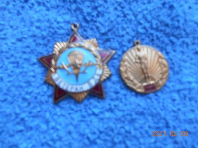 Лот: 17195369. Фото: 1. два знака ссср без подвесов лотом... Памятные медали