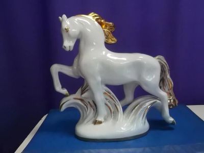 Лот: 5816350. Фото: 1. Статуэтка конь ЛФЗ 1960 - 1970... Фарфор, керамика