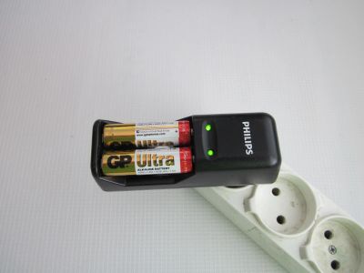 Лот: 18037861. Фото: 1. Зарядное устройство Philips MultiLife... Зарядные устройства, блоки питания для бытовой техники