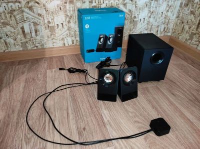 Лот: 18444125. Фото: 1. Колонки Logitech Z213, 2.1, черный. Активные акустические системы