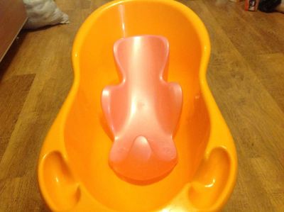 Лот: 3740802. Фото: 1. Ванночка с горкой. Ванночки, сиденья, горшки