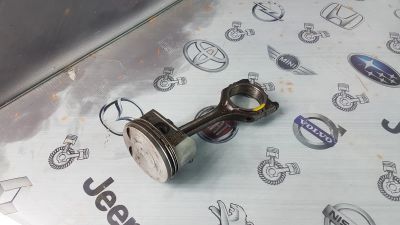Лот: 24391567. Фото: 1. Поршень с шатуном Mitsubishi Lancer... Двигатель и элементы двигателя