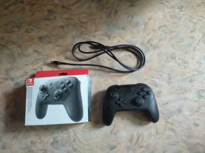 Лот: 16030920. Фото: 1. Nintendo Switch Pro controller. Аксессуары для игровых приставок, консолей, геймпады