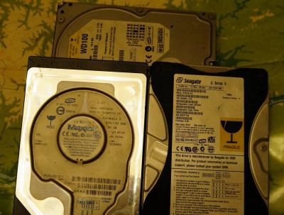 Лот: 10492903. Фото: 1. 3 винчестера.10+10+30 гб,когда-то... Жёсткие диски (HDD)