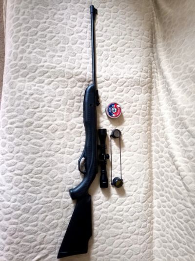 Лот: 16213981. Фото: 1. Винтовка пневматическая Crosman... Пневматическое оружие