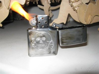 Лот: 1818899. Фото: 1. Зажигалка СС мертвая голова Zippo. Предметы быта