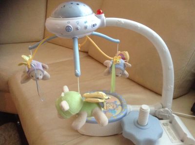 Лот: 6394475. Фото: 1. Fisher-Price Мобиль "Мечты о бабочках... Музыкальные