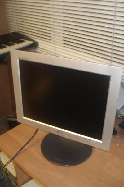 Лот: 3544147. Фото: 1. Монитор LG Flatron L1530G. ЖК-мониторы