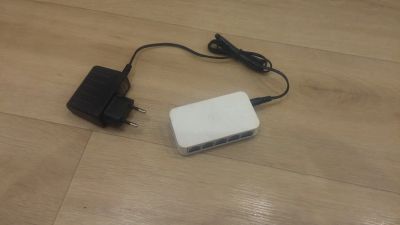 Лот: 20285123. Фото: 1. Продам коммутатор (switch) D-Link... Коммутаторы