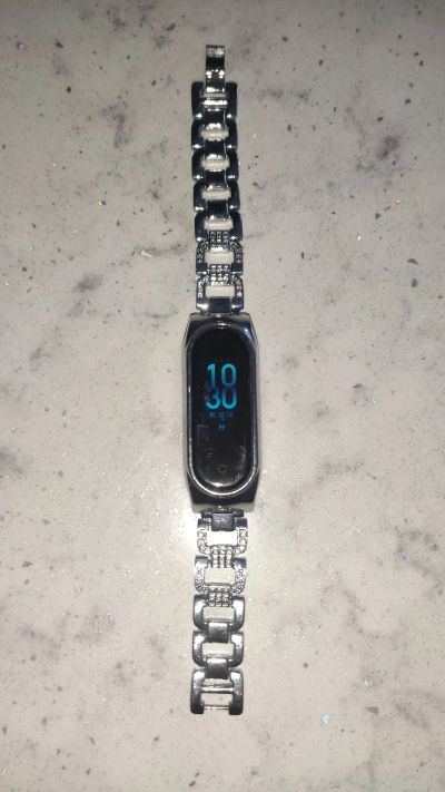 Лот: 24848122. Фото: 1. Часы Xiaomi Mi Smart Band 4 {потеряшка... Смарт-часы, фитнес-браслеты, аксессуары
