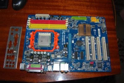 Лот: 4860592. Фото: 1. Продам Материнскую плату GiGaBYTe... Материнские платы