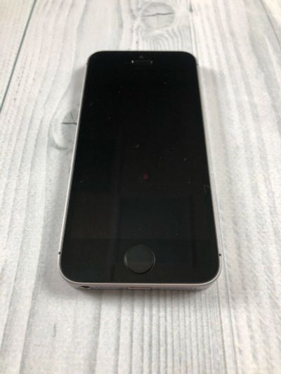 Лот: 15216807. Фото: 1. Apple iPhone SE 32Gb Silver (Б... Смартфоны