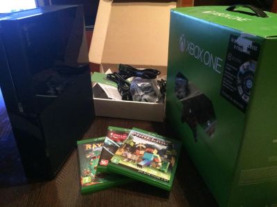 Лот: 7368206. Фото: 1. XBOX One + 3 игры (ОБМЕН). Игровые приставки, консоли