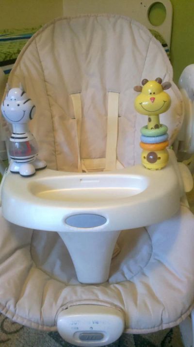 Лот: 4598916. Фото: 1. Продам качелю GRACO 2 в 1. Ходунки, прыгунки, качели