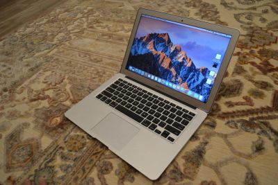 Лот: 11325215. Фото: 1. Macbook air 13 i5/4Gb/128Gb. Ноутбуки