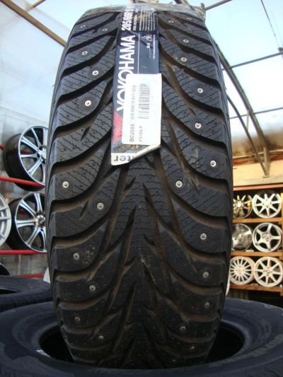 Лот: 8666696. Фото: 1. Зима! 205/60/15 Yokohama ICE Guard... Шины