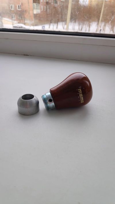 Лот: 15455645. Фото: 1. Деревянная ручка КПП momo оригинал. Салон