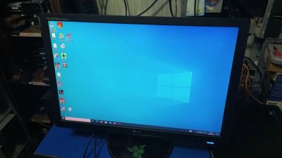 Лот: 22152007. Фото: 1. ЖК монитор LG 22" W2242s с проводами... ЖК-мониторы