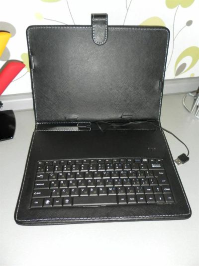 Лот: 3390192. Фото: 1. Чехол с USB клавиатурой черного... Чехлы, обложки