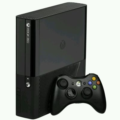 Лот: 12167788. Фото: 1. Xbox 360 e 500gb 2 геймпада более... Игровые приставки, консоли