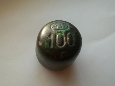 Лот: 3697294. Фото: 1. Гиря 100 грамм 1935. Орудия труда