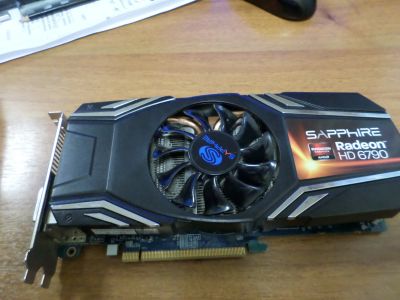 Лот: 15934686. Фото: 1. Видеокарта Radeon HD 6790. Видеокарты