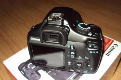 Лот: 11046092. Фото: 1. Фотоаппарат Canon 1100D. Цифровые зеркальные