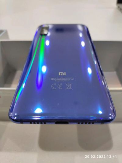 Лот: 19207058. Фото: 1. Xiaomi Mi 9 6/128Gb Ocean Blue... Смартфоны