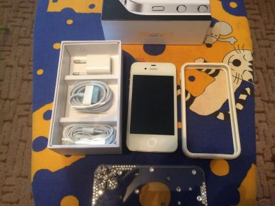 Лот: 5519487. Фото: 1. iPhone 4, 8Gb, White, на гарантии... Смартфоны