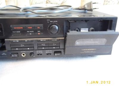 Лот: 8014958. Фото: 1. винтаж кассетная дека и сд 80х... CD-проигрыватели и чейнджеры