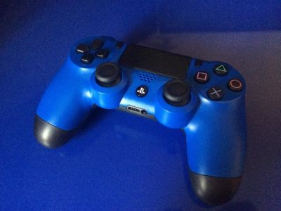 Лот: 9859835. Фото: 1. Геймпад PS4 Dualshock 4 Синий. Аксессуары для игровых приставок, консолей, геймпады