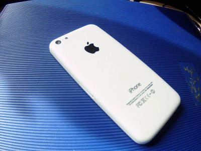 Лот: 9961565. Фото: 1. iPhone 5 C. Смартфоны