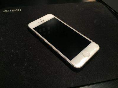 Лот: 6734124. Фото: 1. iPhone 5 16GB White. Смартфоны