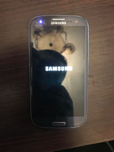 Лот: 8833809. Фото: 1. Samsung galaxy 3 mini требует... Смартфоны