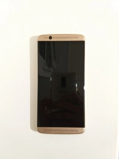 Лот: 12296612. Фото: 1. Телефон ZTE Axon 7 mini (B2017G... Кнопочные мобильные телефоны