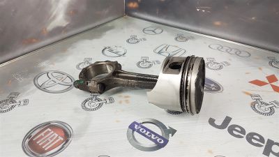 Лот: 23590831. Фото: 1. Поршень с шатуном Mazda Bongo... Двигатель и элементы двигателя