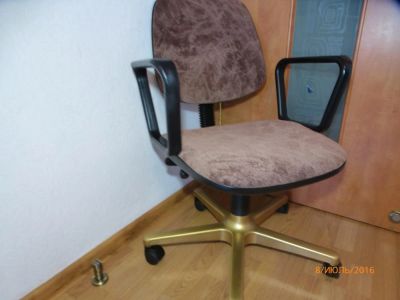 Лот: 7969921. Фото: 1. Кресло офисное ..Стул поворотный... Стулья и кресла офисные