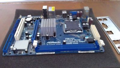 Лот: 10948121. Фото: 1. Материнская плата 775 AsRock G41m-VS3... Материнские платы