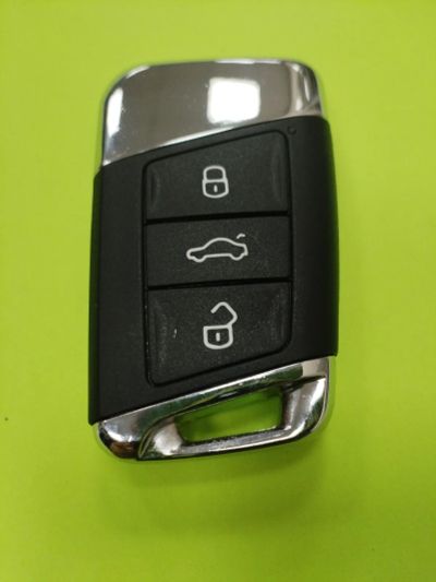 Лот: 25268075. Фото: 1. Смарт ключ Volkswagen Pasat B8. Электрооборудование