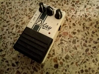 Лот: 12521887. Фото: 1. Педаль эффектов Fender Delay. Гитарные эффекты и комбоусилители