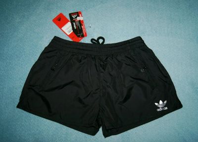 Лот: 10336931. Фото: 1. Женские шорты Adidas. Размер 42... Шорты