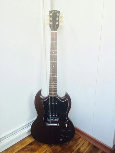 Лот: 7888373. Фото: 1. Gibson SG special faded 2012 года... Гитары